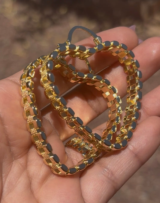 ROLLIE HRT EARRINGS